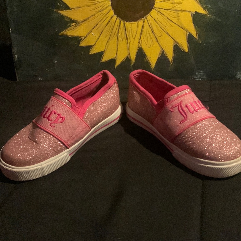 Juicy Couture toddler shoes Size 8 Color pink